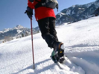  Escursione con le racchette da neve a Samoens 
